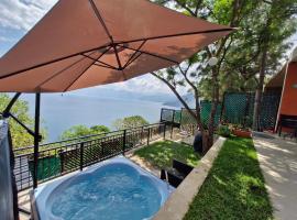 Casa El Viajero Palopo，位于San Antonio Palop&oacute;的带热水浴缸的酒店