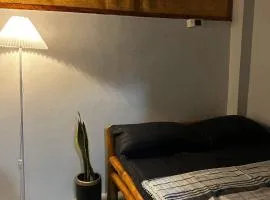 Beach room for 2- Alon Room at Dallúyon Beach House，位于圣费尔南多的宾馆