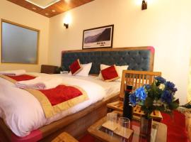 Hotel Grand Himalayan - Merak, Pangong Tso Lake，位于Merak的酒店