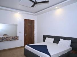 Hotel O Subharti University Formerly Hotel Club 9，位于密拉特的酒店