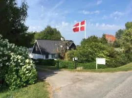 Family House Near Beach With Garden