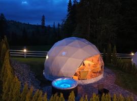 Mountain Glamp & Jacuzzi，位于扎科帕内的酒店