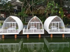 Floating Glamp
