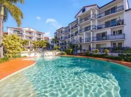 Blue Water Bay Luxury Villas - Southport