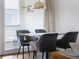 EXQUIS 2BR Luxus Apartment ROLF BENZ I Parken I Netflix I Stadtmitte I Familienfreundlich I Mercedes-Benz