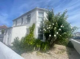 South Coast Guest Rooms With free Parking Space