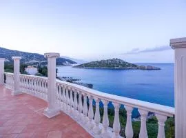 Almare Villa direct Beach Access