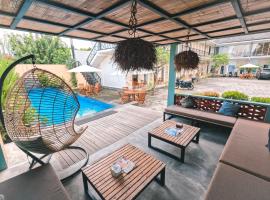 Zavana rooms & Restaurant，位于Tanjungkarang的酒店