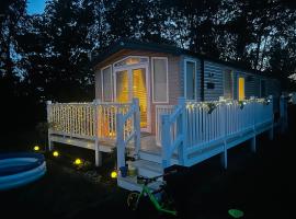 Luxury Cozy Caravan at Seaton Sands，位于塞顿港的酒店