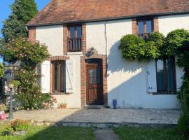 Charny les Lindets，位于Les Croutheaux的酒店