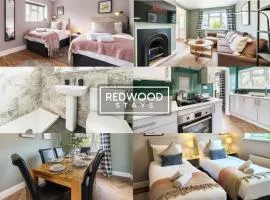 2 Bed 1 Bath House, Perfect for Corporate, Contractors & Families FREE Parking, Garden, Netflix By REDWOOD STAYS