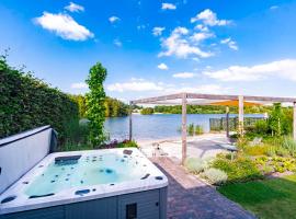 Watervilla van Francke by Droomvilla，位于Ons Belang的酒店