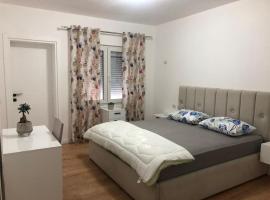 Stylish Room by Canyons & City，位于Çorovodë的酒店