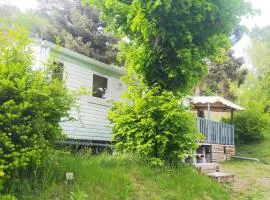 Spacieux et Cosy Mobil-Home pour 6 à 25min de St Etienne et Annonay au sein d'un charmant Camping