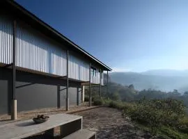 The Lone Pine - Architect's Villa for adventure & retreat