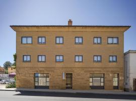 Hotel Villa de Ayerbe，位于阿耶韦的酒店