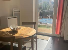 Chez Ambre et Lulu - Appartement centre ville avec piscine，位于米洛的酒店