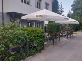 Dom Letniskowy HELENA，位于克雷托维尼的酒店