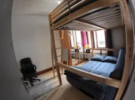 Chambre 3 lits pour 6 personnes métro 5