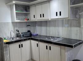 Apartamento en Pamplona, comodidad y ubicación ideal，位于潘普洛纳的酒店