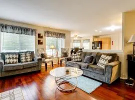 Pets Welcome: Convenient Family Home in Westland!