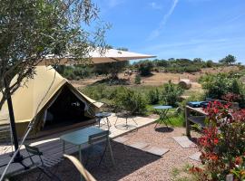 Le Tipi，位于Lecci的酒店