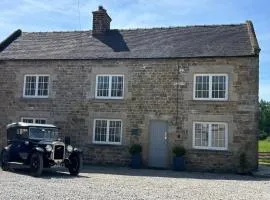 Stunning 4 Bed Near Alton Towers, Polar Bears, Peak District