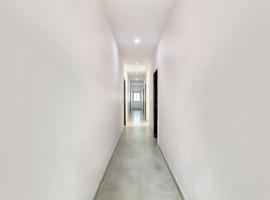 Super SPOT ON Sri Vaishnavi Lodge，位于Mancherāl的酒店