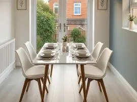 Modern 5 persons Home