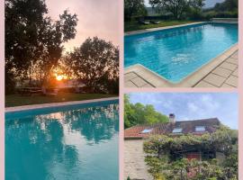 Ô Bonheurs Simples d'Ecorsaint Ici Doucement，位于Hauteroche的酒店