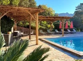 Villa 6 personnes avec piscine partagée