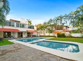 Tranquilo - Private Pool Near Beach Sleeps 16