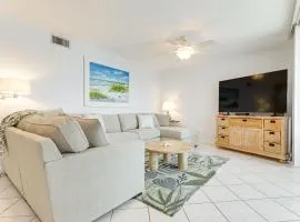 2 Mi to Jupiter Beach Condo with Lake Views