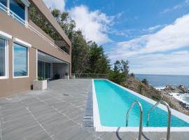 Luxury and tranquility facing the sea，位于奎因塔伊的酒店