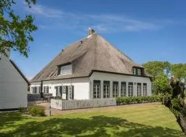 Farmhouse in De Cocksdorp near Beach