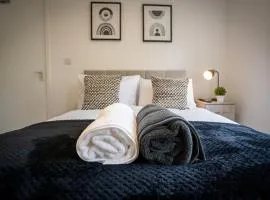 Beckbury House close to the City, 7 mins from QE and Royal Othopedic Hospital, Bham University
