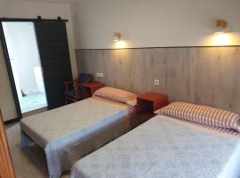 Pensión ** Abacá Gijón，位于希洪的酒店