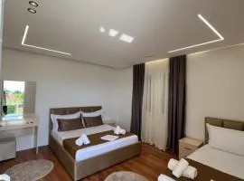 Villa S M