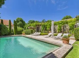 Superbe Maison Climatisée avec Piscine au Cœur de Maussane - Proche Commerces et Activités! - FR-1-599-83
