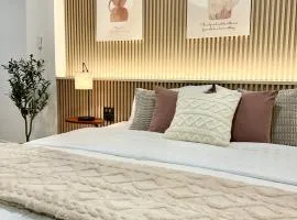 Studio Botanica I 2 mins to SRT