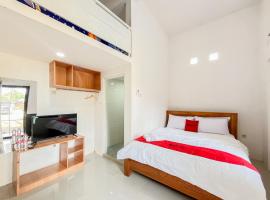 RedDoorz Syariah at Jl Veteran Kediri，位于谏义里的酒店