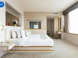 Horison Ultima Makassar