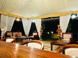 Atithi Luxury Resort，位于布什格尔的酒店