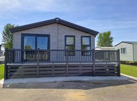 Addlethorpe Golf & Country Club, Ingoldmells，位于Addlethorpe的度假屋