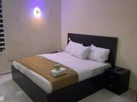 Golden Hits Hotel and Suites