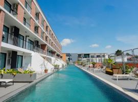Marina House MUAYTHAI Ta-iad Phuket，位于查龙的酒店