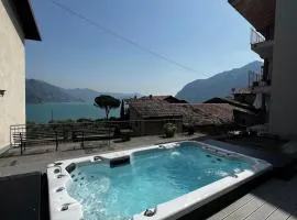 Casa Gina with pool and lake view
