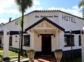 The Dullstroom Inn，位于德尔斯特鲁姆的酒店