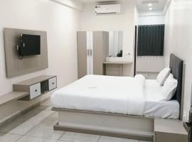 Hotel Radhe Palace，位于Sārsa的酒店