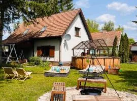 Uroczy dom nad jeziorem Śniardwy tuż obok plaży